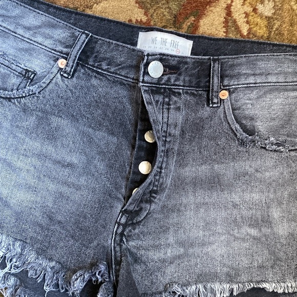 WE THE FREE Denim Shorts in Faded Black Color. - Picture 4 of 9